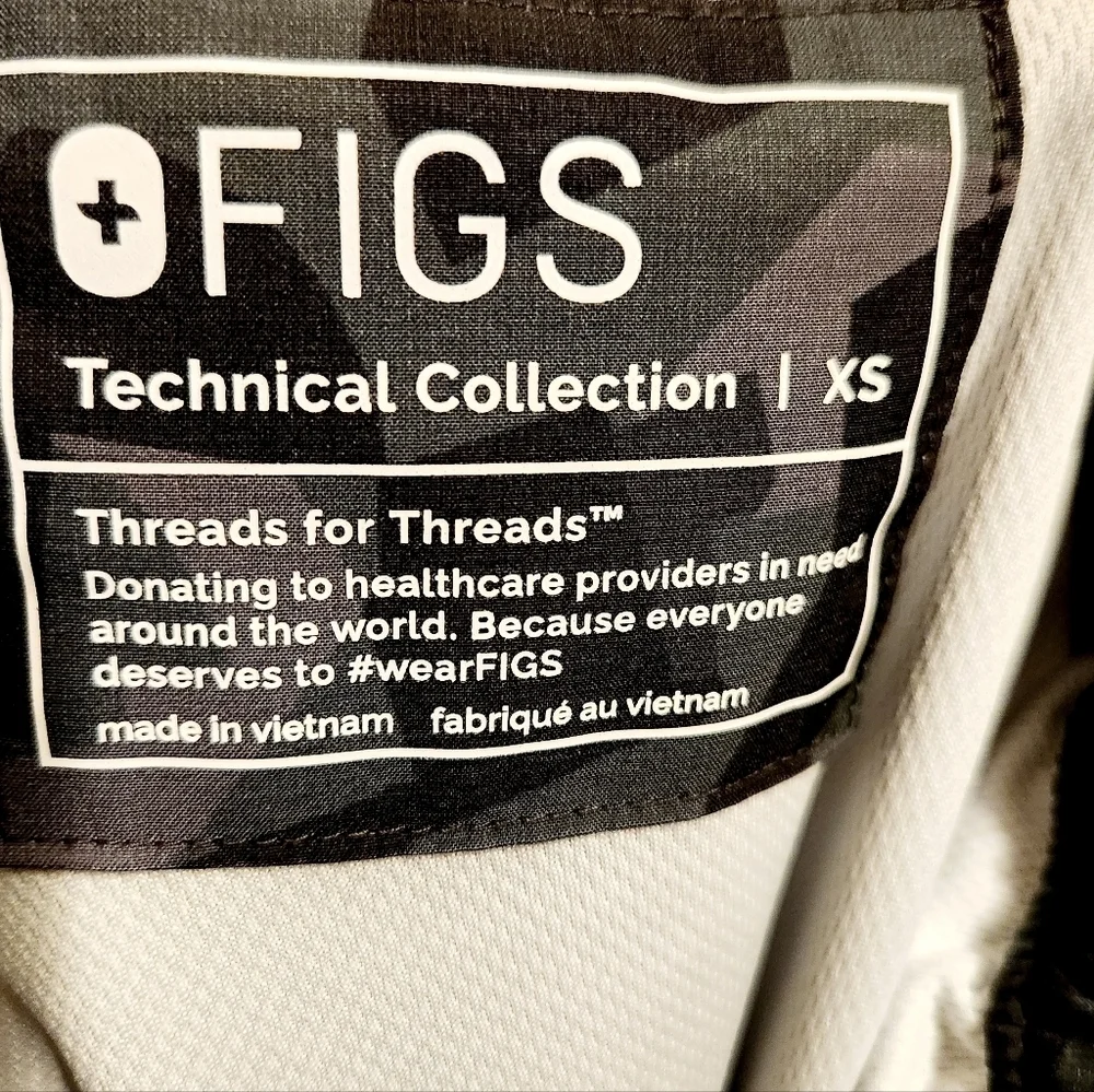 FIGS | Men's Black & Gray Camouflage Cargo Jogger Medical Scrubs Pants (Size XS)